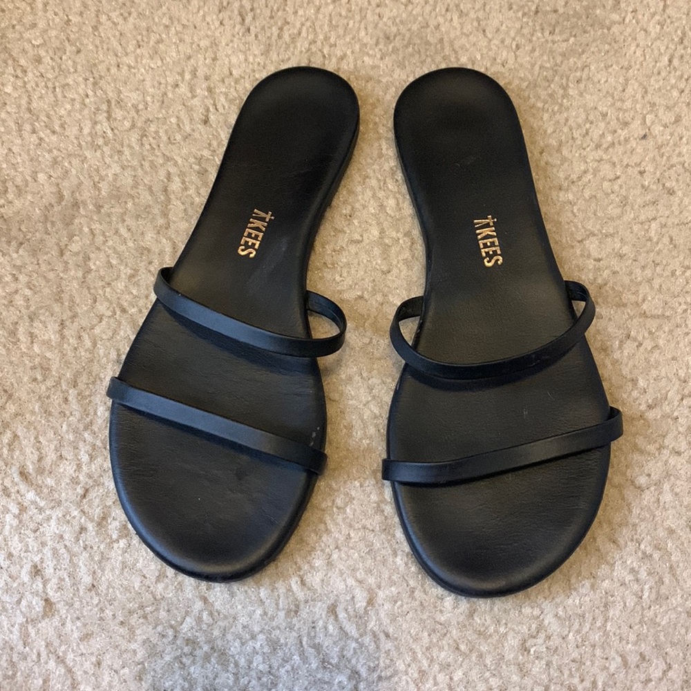 TKEES sandals size 6